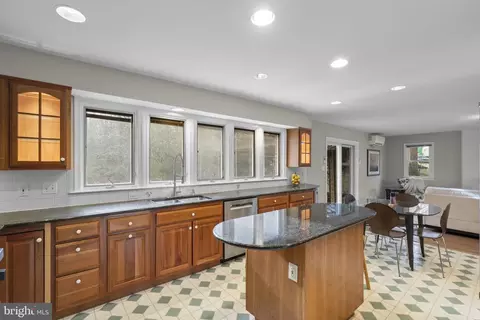 Kitchen - 8701 Cromwell Dr, Springfield, VA 22151 photo 3 of 4