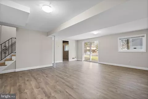 Living - 8701 Cromwell Dr, Springfield, VA 22151 photo 7 of 7