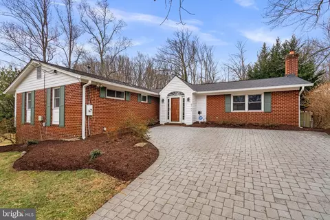 Exterior - 8701 Cromwell Dr, Springfield, VA 22151 photo 3 of 5