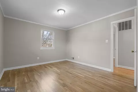 Bedroom - 8701 Cromwell Dr, Springfield, VA 22151 photo 2 of 4