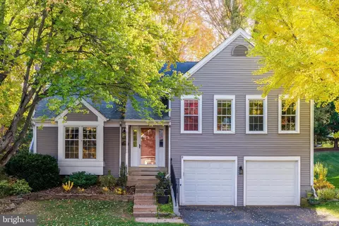 3919 Bokel Dr, Chantilly, VA 20151