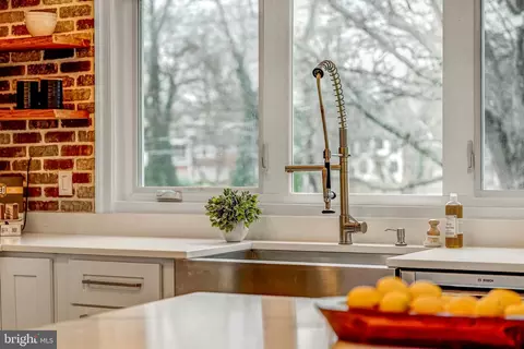Kitchen - 1717 Valley Ave, Mclean, VA 22101 photo 2 of 4
