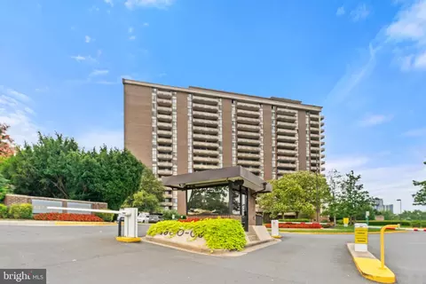 1800 Old Meadow Rd #1218, Mclean, VA 22102