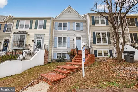 5920 Baron Kent Ln, Centreville, VA 20120