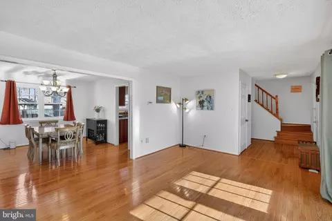 7200 Beachway Ct, Springfield, VA 22153 photo 9