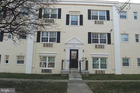 2237 Farrington Ave #101, Alexandria, VA 22303