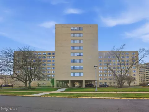 6621 Wakefield Dr #717, Alexandria, VA 22307