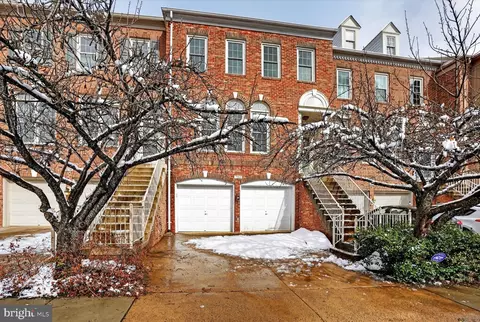 9572 Lagersfield Cir, Vienna, VA 22181