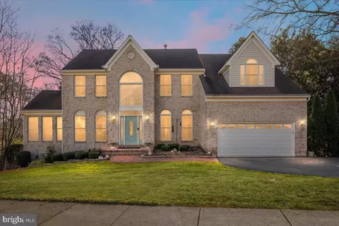 9953 Corsica St, Vienna, VA 22181