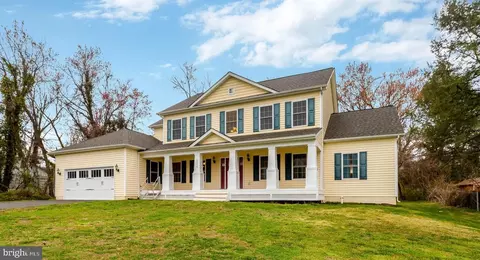 5244 Mitchell St, Alexandria, VA 22312