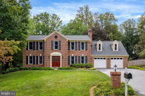 11603 Holly Briar Ln, Great Falls, VA 22066