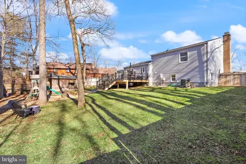 Exterior - 7902 Cliff Rock Ct, Springfield, VA 22153 photo 21 of 24
