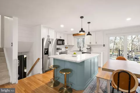 Kitchen - 7902 Cliff Rock Ct, Springfield, VA 22153 photo 1 of 5