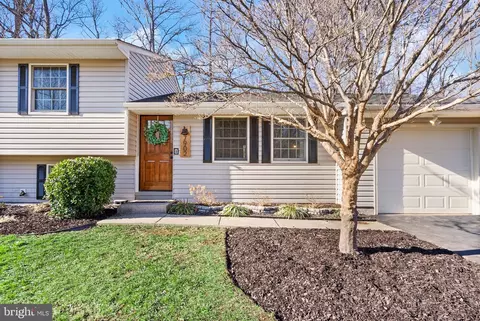 Exterior - 7902 Cliff Rock Ct, Springfield, VA 22153 photo 4 of 24