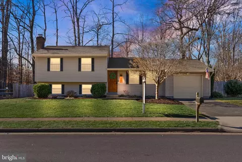 7902 Cliff Rock Ct, Springfield, VA 22153