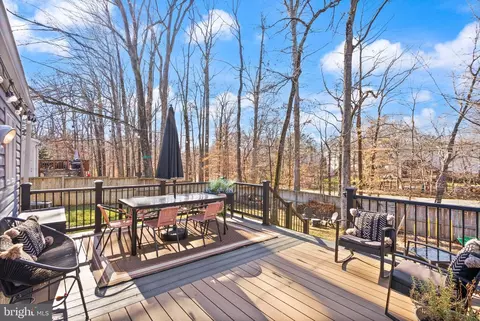 Exterior - 7902 Cliff Rock Ct, Springfield, VA 22153 photo 6 of 24