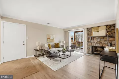 6917 Victoria Dr #E, Alexandria, VA 22310