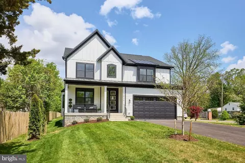 2904 Random Rd, Falls Church, VA 22042