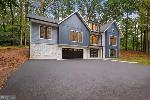 11600 Blue Ridge Ln, Great Falls, VA 22066