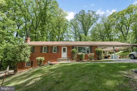 2919 Rosemary Ln, Falls Church, VA 22042