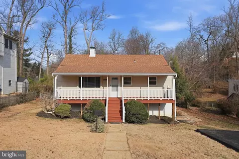6436 Maplewood Dr, Falls Church, VA 22041