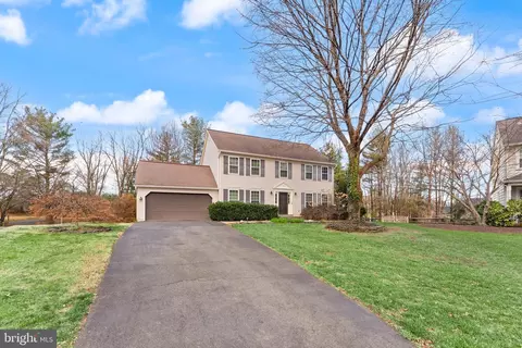 11212 Bradbury Ln, Reston, VA 20194