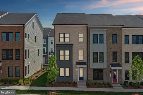 13922 Aviation Pl, Herndon, VA 20171