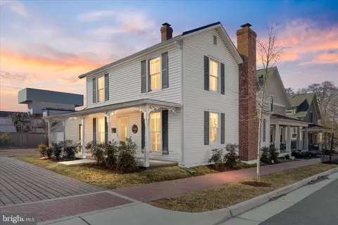645 Jefferson St, Herndon, VA 20170