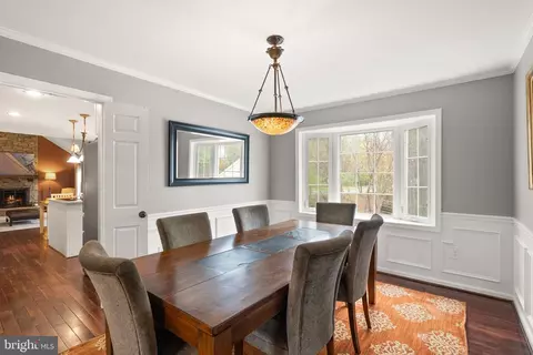 Dining - 11401 Tanbark Dr, Reston, VA 20191 photo 4 of 4