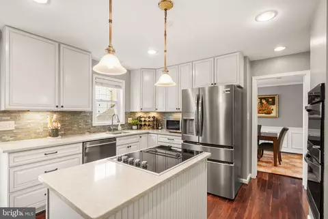 Kitchen - 11401 Tanbark Dr, Reston, VA 20191 photo 1 of 9