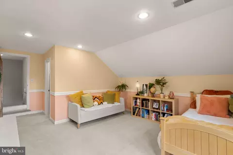 Bedroom - 11401 Tanbark Dr, Reston, VA 20191 photo 2 of 13