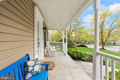 Exterior - 11401 Tanbark Dr, Reston, VA 20191 photo 4 of 14