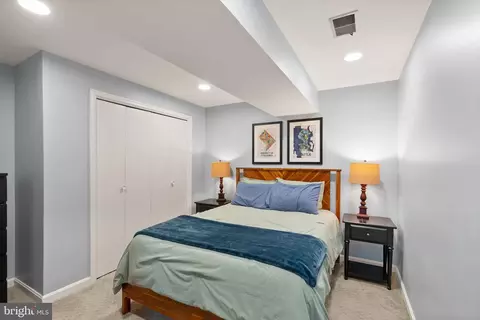 Bedroom - 11401 Tanbark Dr, Reston, VA 20191 photo 11 of 13