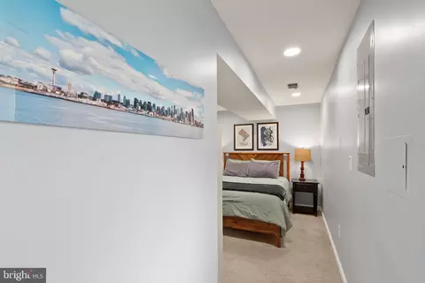 Bedroom - 11401 Tanbark Dr, Reston, VA 20191 photo 10 of 13