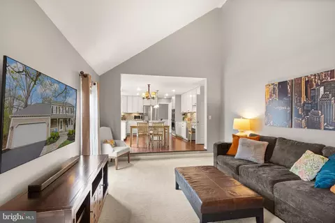 Entry Way - 11401 Tanbark Dr, Reston, VA 20191 photo 5 of 10