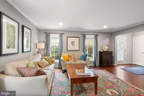 Living - 11401 Tanbark Dr, Reston, VA 20191 photo 2 of 2