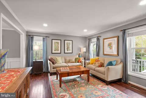Living - 11401 Tanbark Dr, Reston, VA 20191 photo 1 of 2