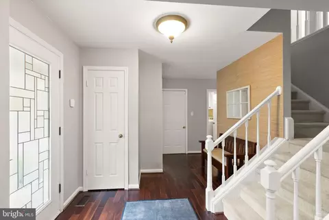 Entry Way - 11401 Tanbark Dr, Reston, VA 20191 photo 2 of 10