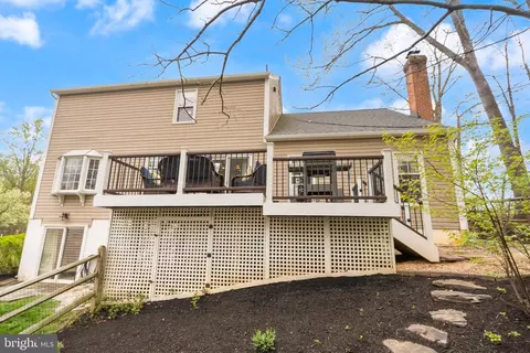 Exterior - 11401 Tanbark Dr, Reston, VA 20191 photo 11 of 14
