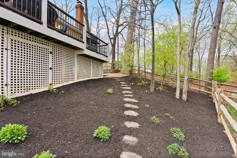 Exterior - 11401 Tanbark Dr, Reston, VA 20191 photo 12 of 14