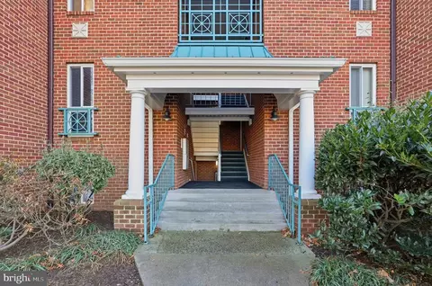 11807 Breton Ct #2B, Reston, VA 20191