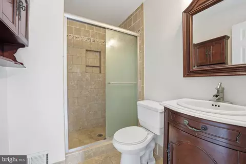 7900 Forest Path Way, Springfield, VA 22153 photo 27