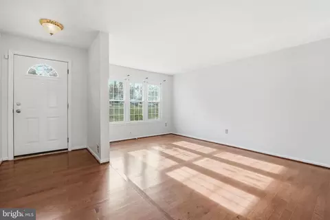 7900 Forest Path Way, Springfield, VA 22153 photo 4