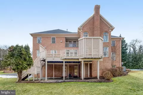 Exterior - 1008 Jarvis Ct, Mclean, VA 22101 photo 5 of 15