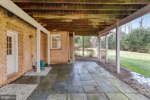 Exterior - 1008 Jarvis Ct, Mclean, VA 22101 photo 9 of 15