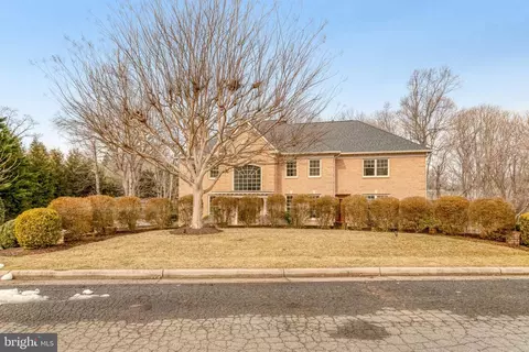 Exterior - 1008 Jarvis Ct, Mclean, VA 22101 photo 2 of 15