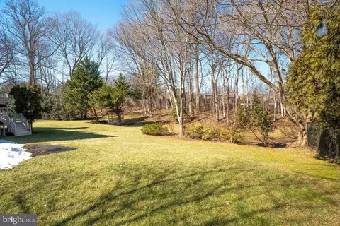 Exterior - 1008 Jarvis Ct, Mclean, VA 22101 photo 12 of 15