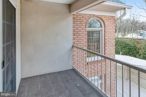 Exterior - 1008 Jarvis Ct, Mclean, VA 22101 photo 4 of 15