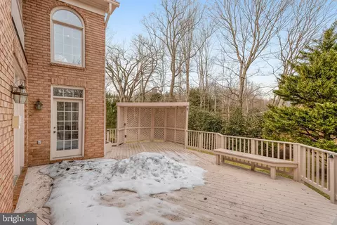 Exterior - 1008 Jarvis Ct, Mclean, VA 22101 photo 6 of 15