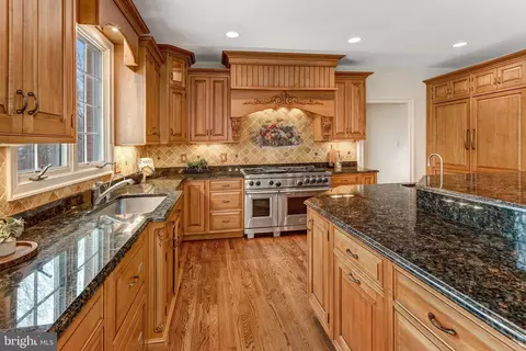 Kitchen - 1008 Jarvis Ct, Mclean, VA 22101 photo 3 of 7